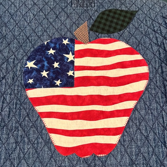 Vintage Quilted Jean Barn Jacket with Corduroy Trim and Apple Appliqués - Large - Picture 6 of 9